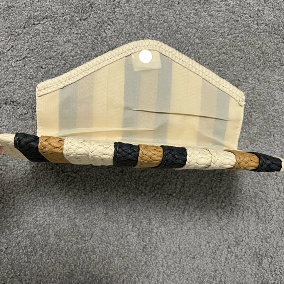 Shiraleah Straw Woven Envelope Clutch Bag - black, beige, tan - Picture 7 of 7